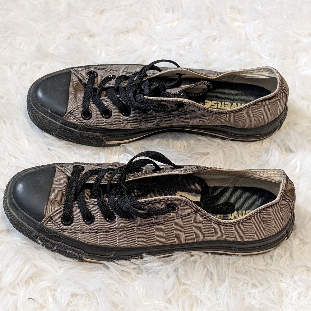 Pinstripe converse - Picture 2 of 3